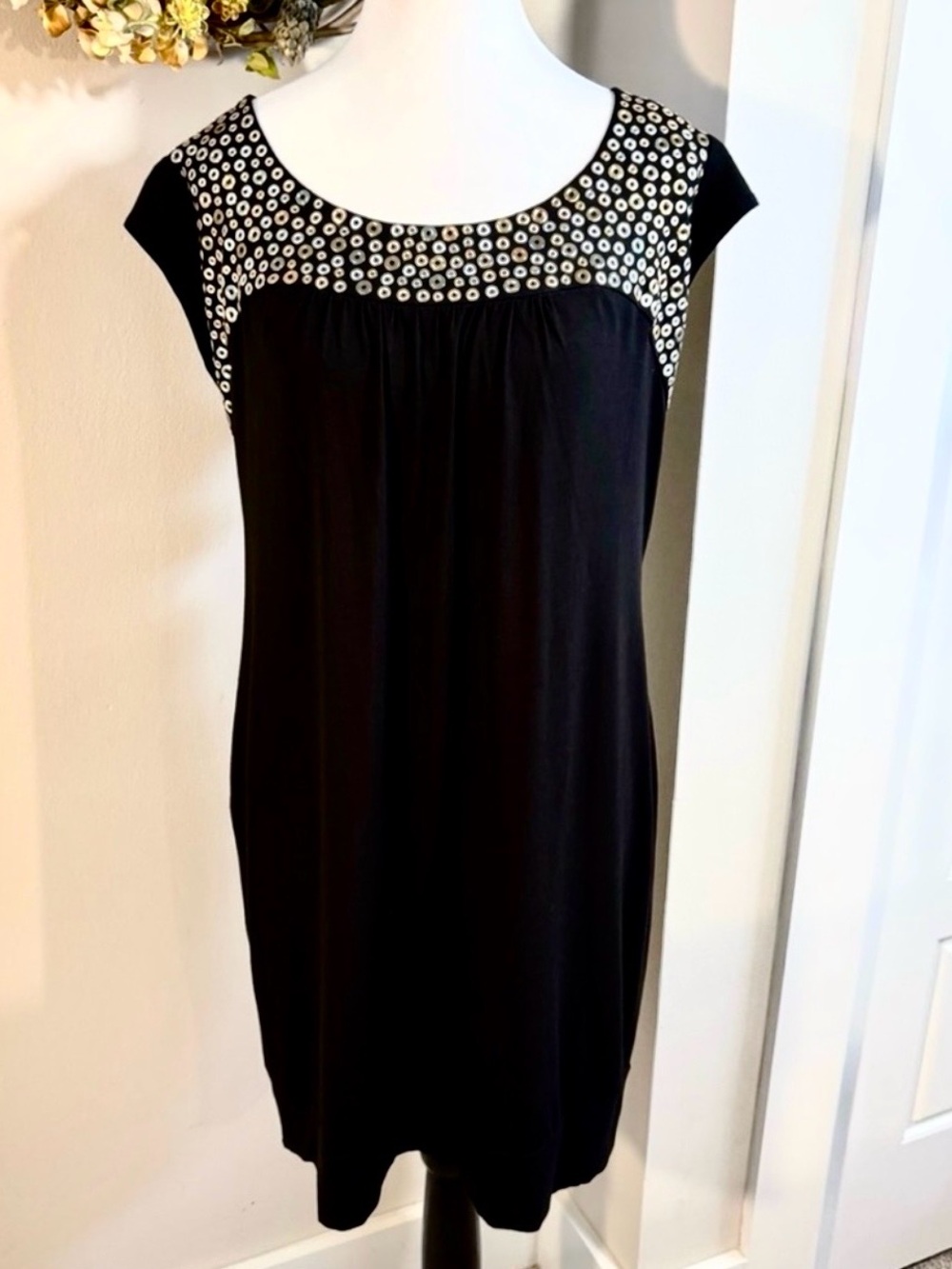 💥Vintage Caché Black Mixed Metal Grommet Embellished Banded Hem Dress  Sz L💛